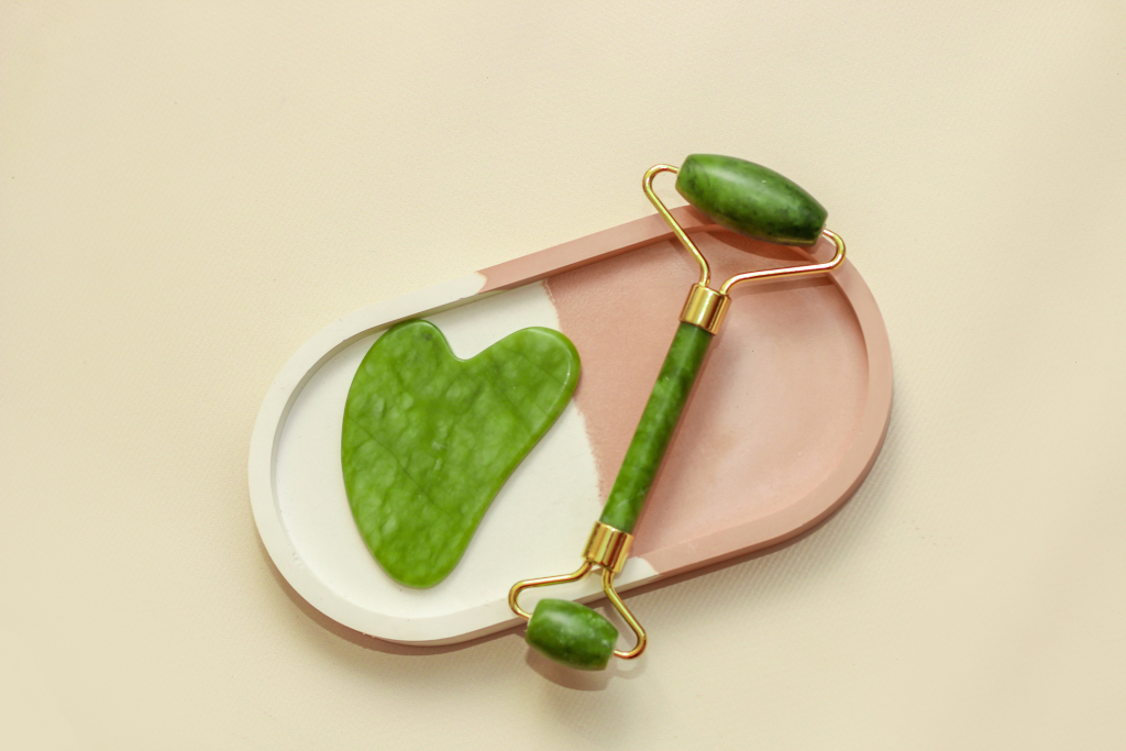 how to clean rose quartz roller or jade roller gua sha