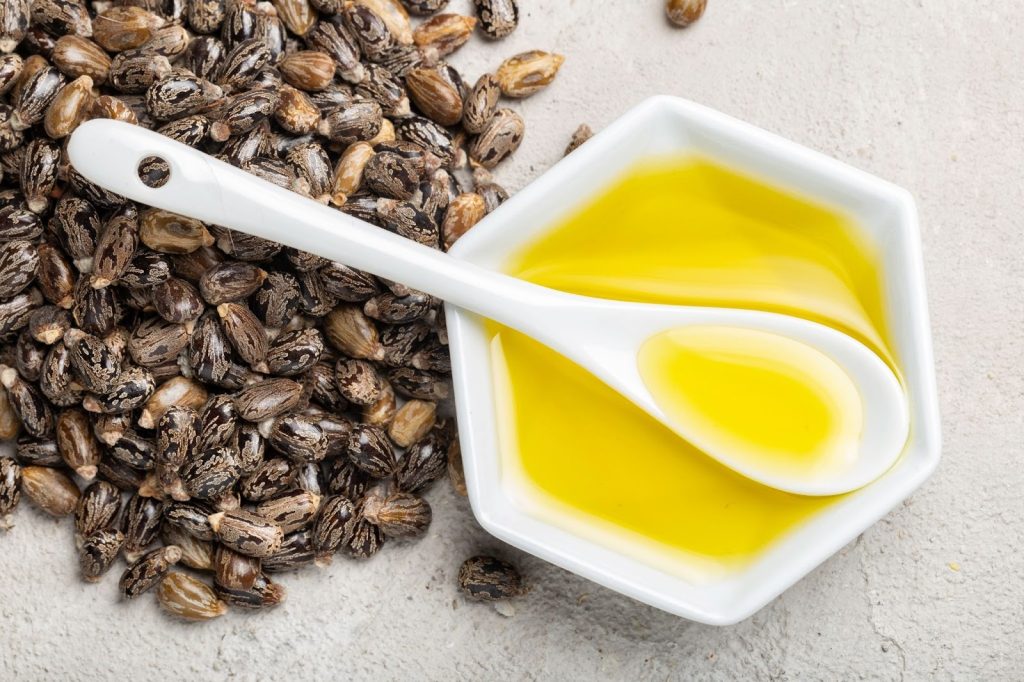 castor oil as one of the non-comedogenic oils